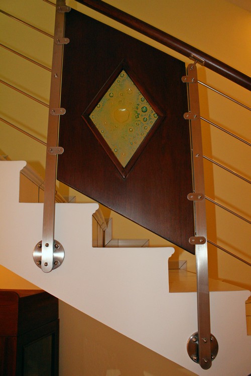 Ringhiera in acciaio inox per scala con pannelli in legno e vetro Decorazione Ringhiera Scala
