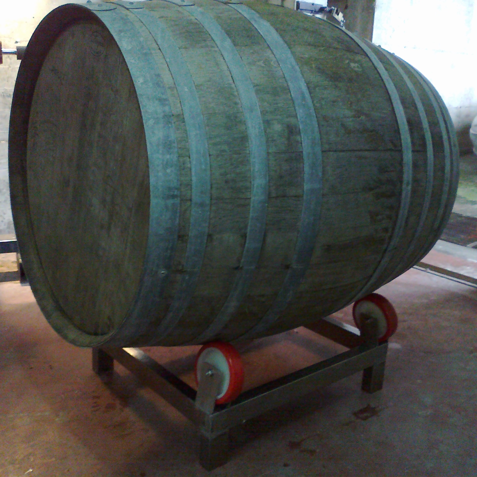 Sella per botti in legno con sistema di rotazione